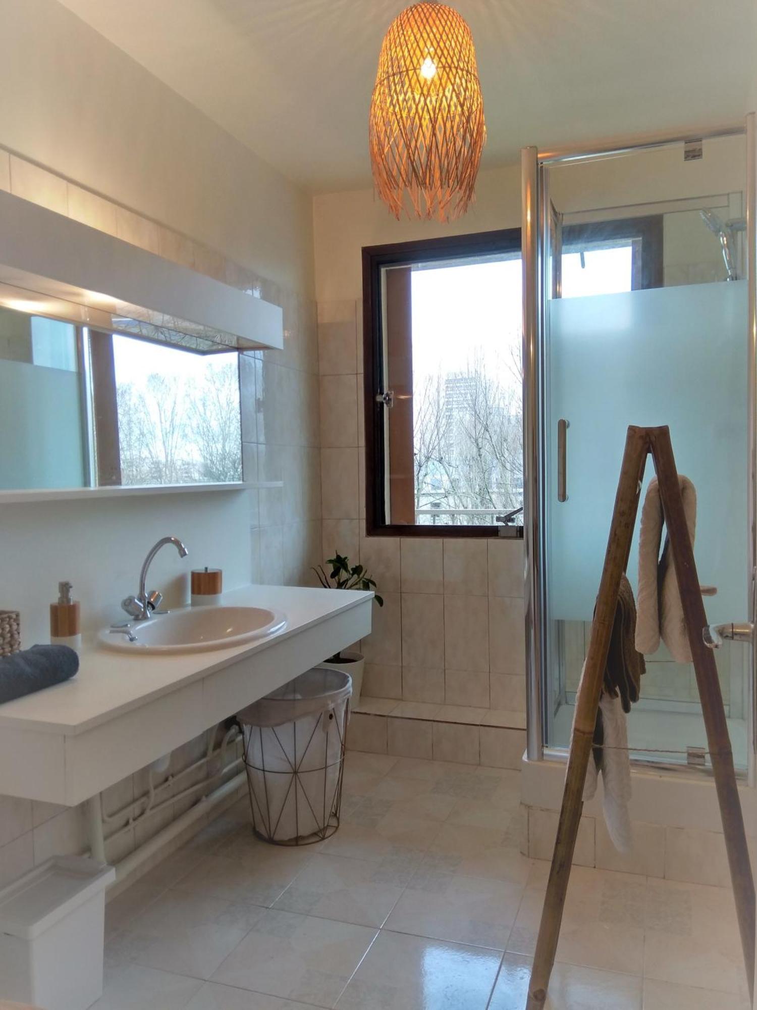 Budget Apart With Balcony And Great View Saint-Denis  Exterior foto